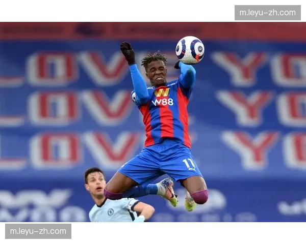 诺丁汉森林防守组织面临考验,中卫搭档轮换尝试提升默契度 诺丁汉森林防守组织面临考验,中卫搭档轮换尝试提升默契度